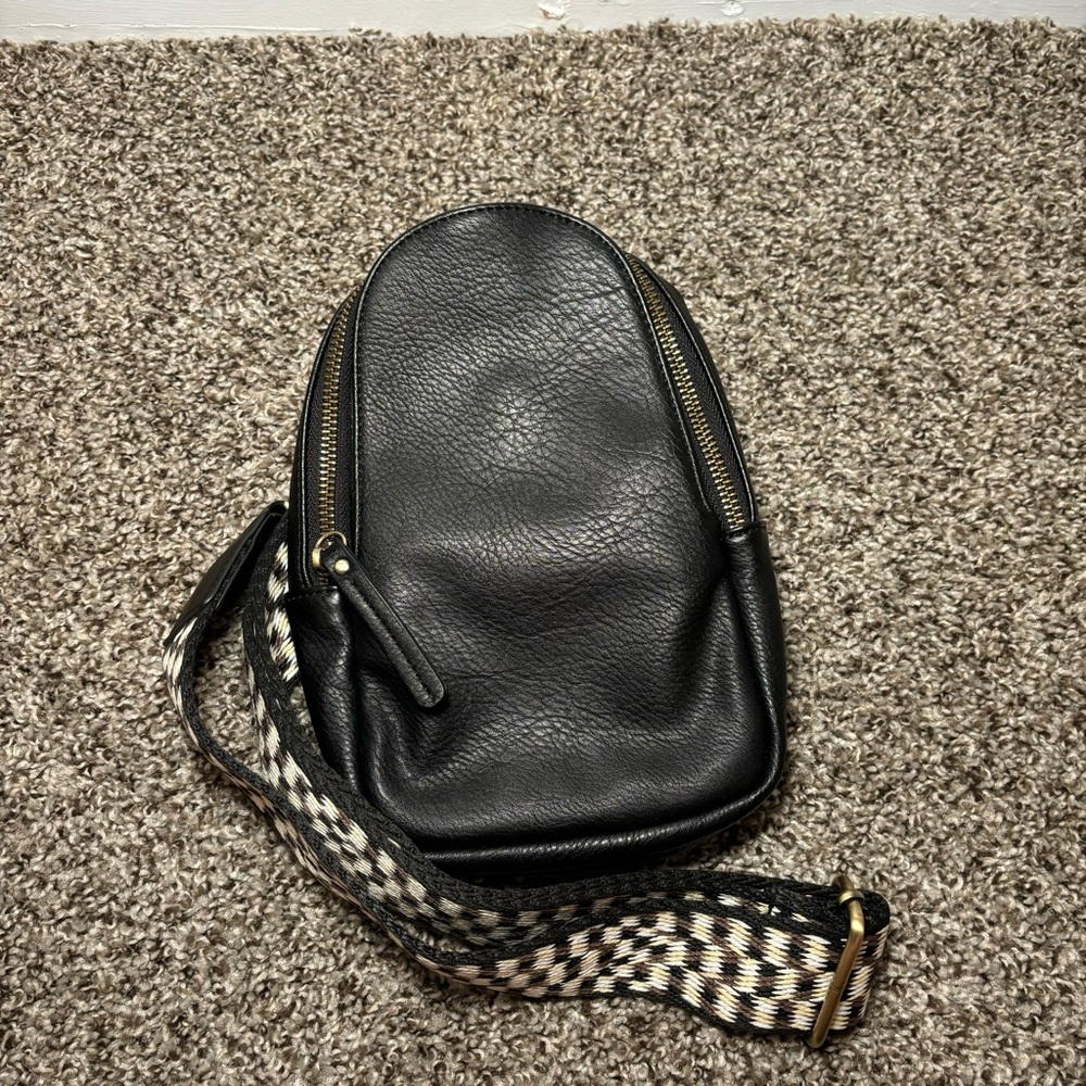 Urban Originals Anthropologie Liberty Crossbody Fanny Pack Leather Bag Black - Picture 2 of 6